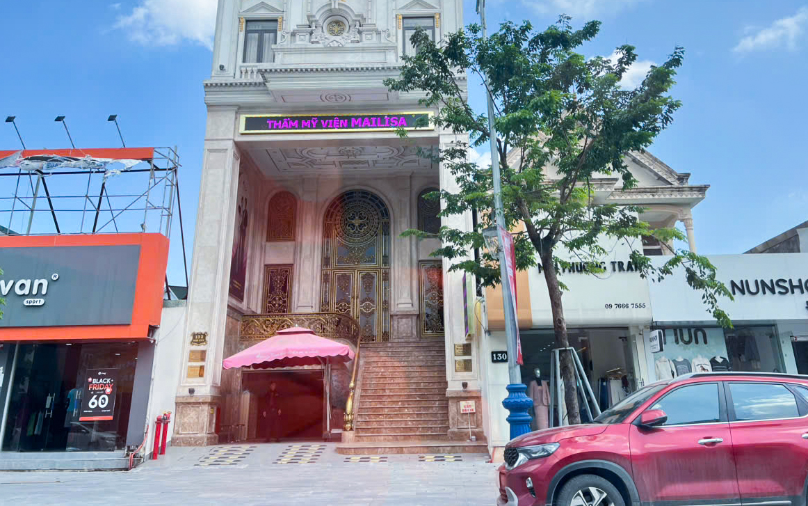 Cơ sở Thẩm mỹ viện Mailisa trên đường Nguyễn Văn Cừ đóng cửa ngày 14/11 - Ảnh: Phan Ngọc