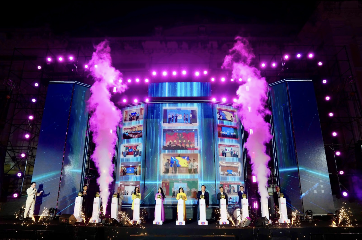 Sự kiện Ngày mua sắm tuyến Việt Nam - Online Friday 2025 khai mạc tối 14/11 tại Hà Nội