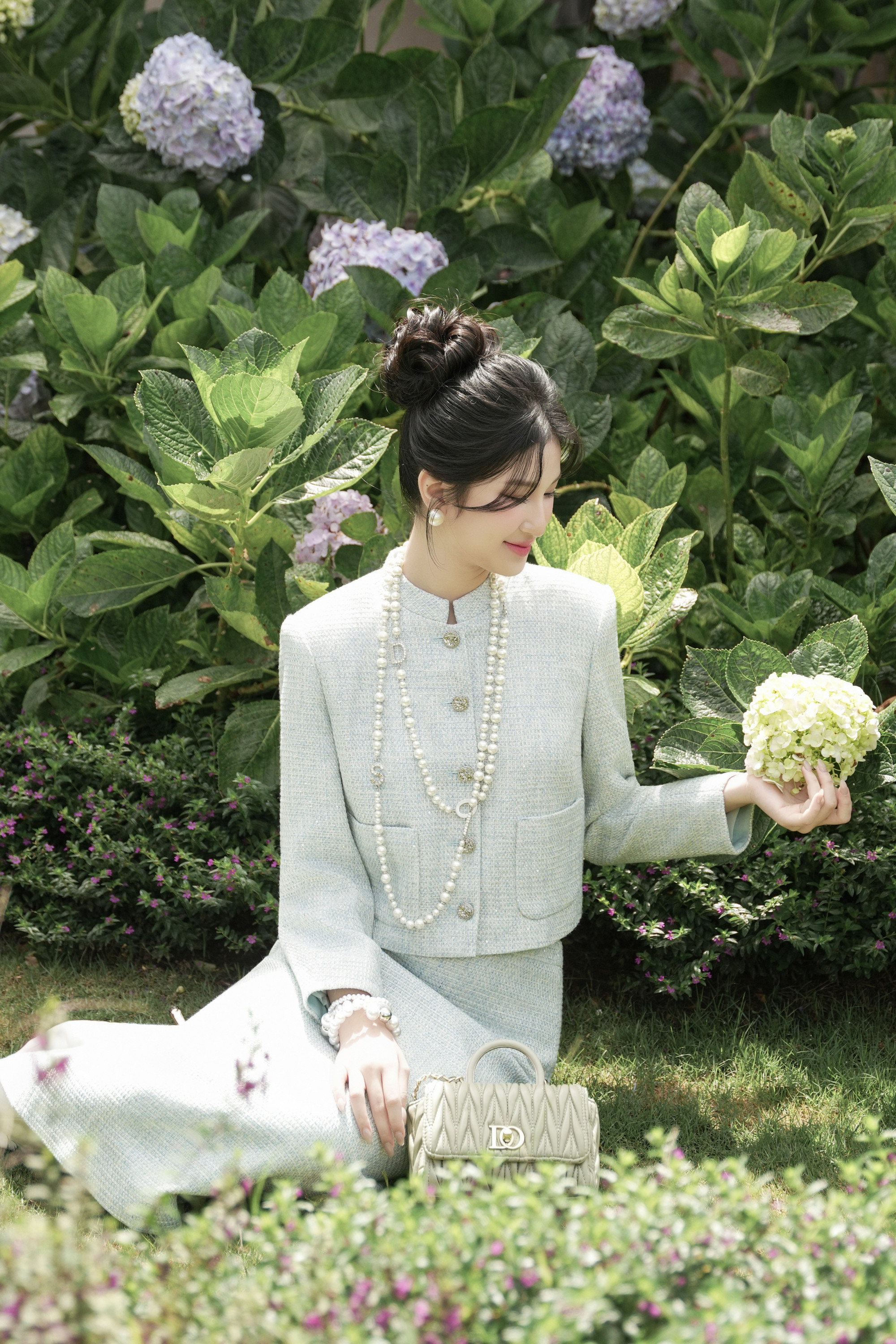 Nàng Mơ khoe vẻ đẹp dịu dàng, nữ tính 