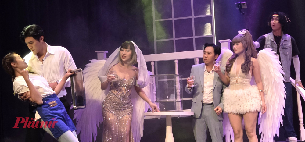 Trong một bữa tiệc sang trọng