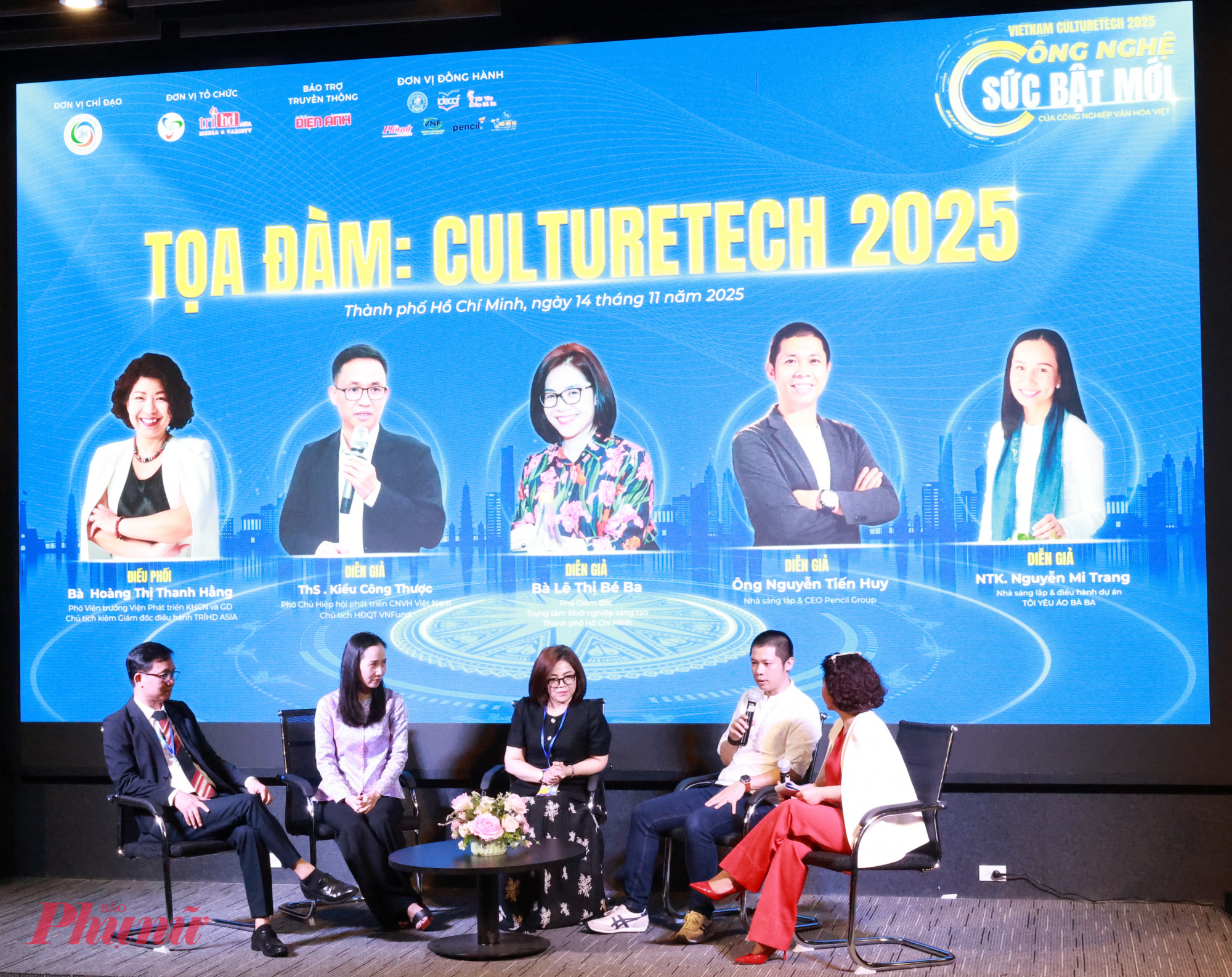 Các diễn giả thảo luận tại phần toạ đàm