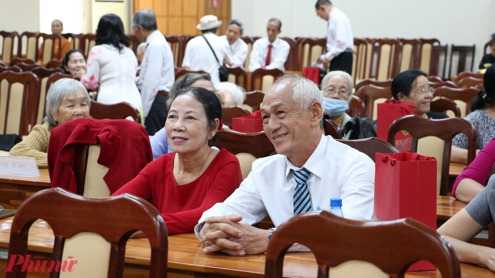 Cùng nhau lưu lại những khoảnh khắc kỉ niệm - Ảnh: Trang Thư