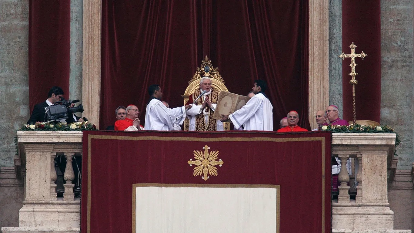 Ảnh lưu trữ Đức Giáo hoàng ban phép lành Urbi et Orbi vào dịp giáng sinh.