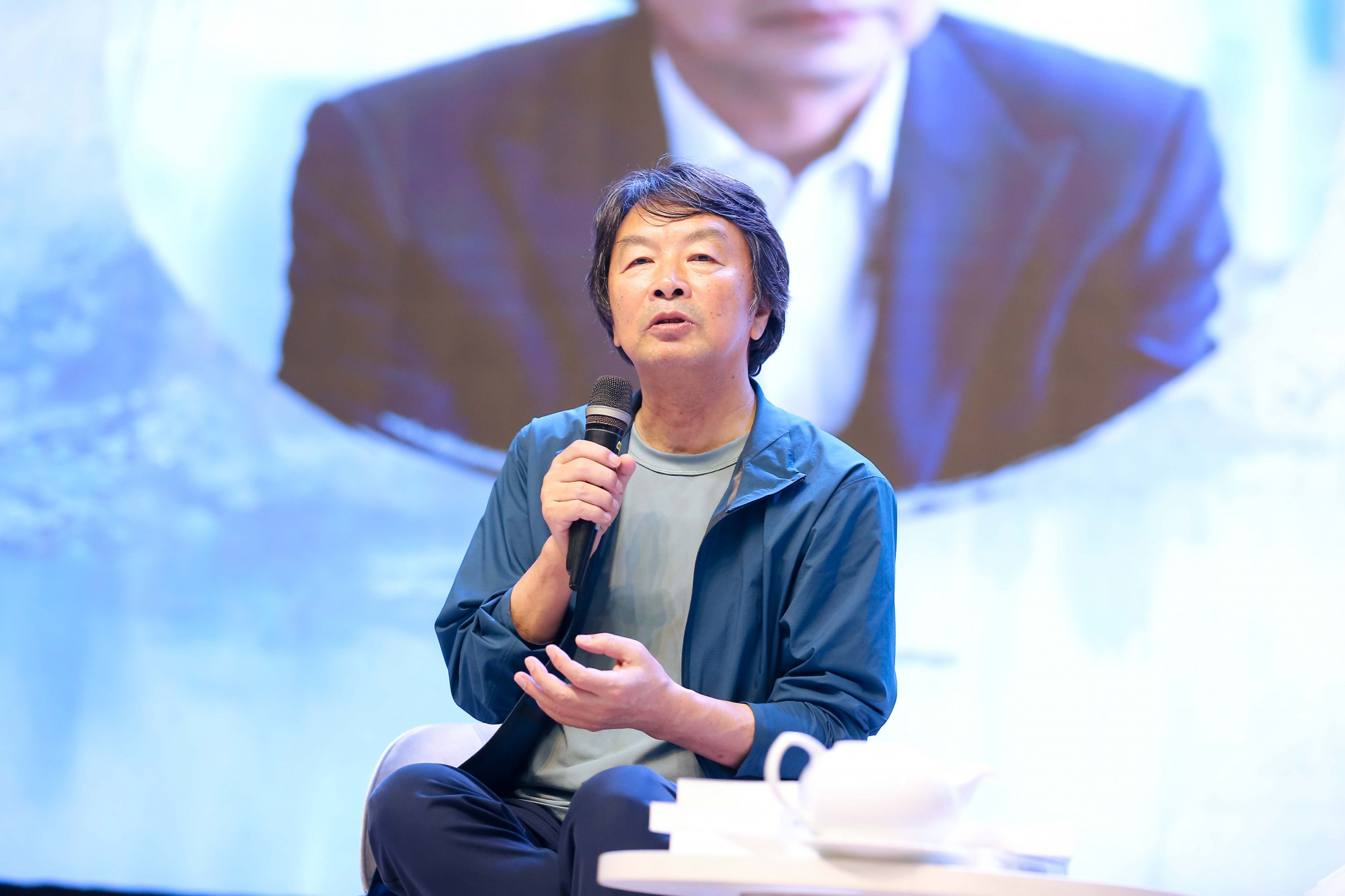 Nhà văn Lưu Chấn Vân vừa đến TPHCM giao lưu vào cuối tháng 10 - Ảnh: Chibooks