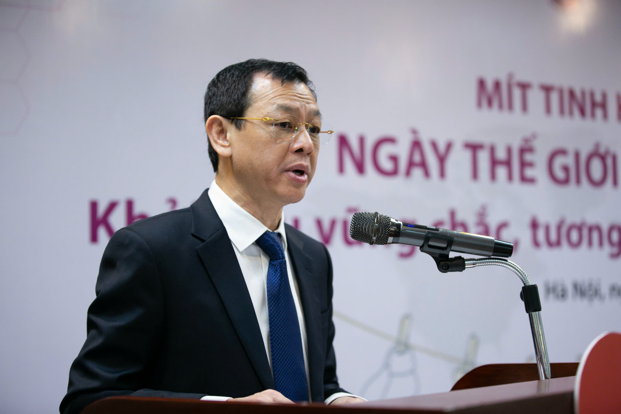 Ông Nguyễn Tri Thức - Thứ trưởng Bộ Y tế phát biểu tại mít tinh - Ảnh: UNICEF Việt Nam