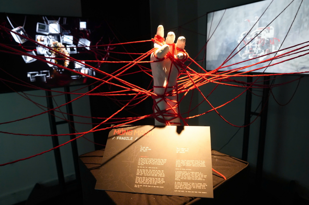 Người trẻ 'lạc trôi' vì lối sống không lành mạnh Mô hình tái hiện những thói quen xấu thường ngày có thể ảnh hưởng đến sức khỏe và dẫn đến nguy cơ đột quỵ ở người trẻ tại triển lãm Stroke me... stroke - ẢNH: CÁT QUÂN