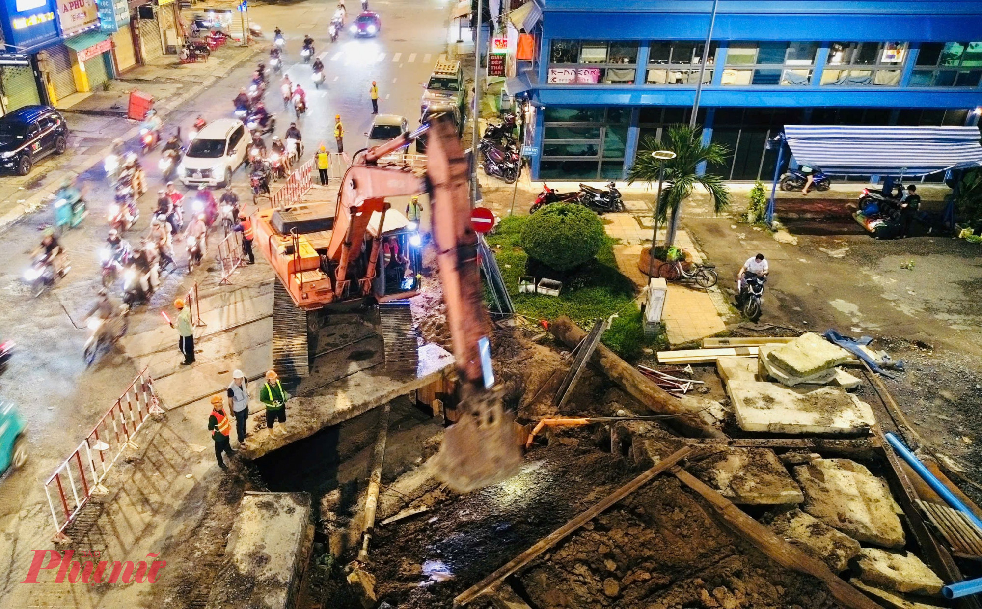 Theo quy trình cũ, việc điều chỉnh chủ trương đầu tư phải trình Quốc hội trong kỳ họp tháng 10-2025, sau đó thành phố mới được đấu thầu chọn tư vấn lập dự án điều chỉnh. Như vậy phải đến giữa năm 2026 mới hoàn tất điều chỉnh dự án và thêm thời gian để chọn nhà thầu EPC, dẫn đến chỉ có thể khởi công cuối năm 2026. Nhờ Nghị quyết 188, toàn bộ quy trình này đã được rút ngắn đáng kể.