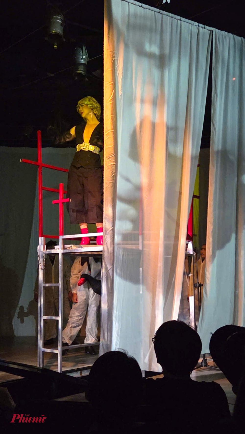 Ảo quan tạo được sự đồng cảm khi chạm đến nhiều vấn đề trong xã hội.