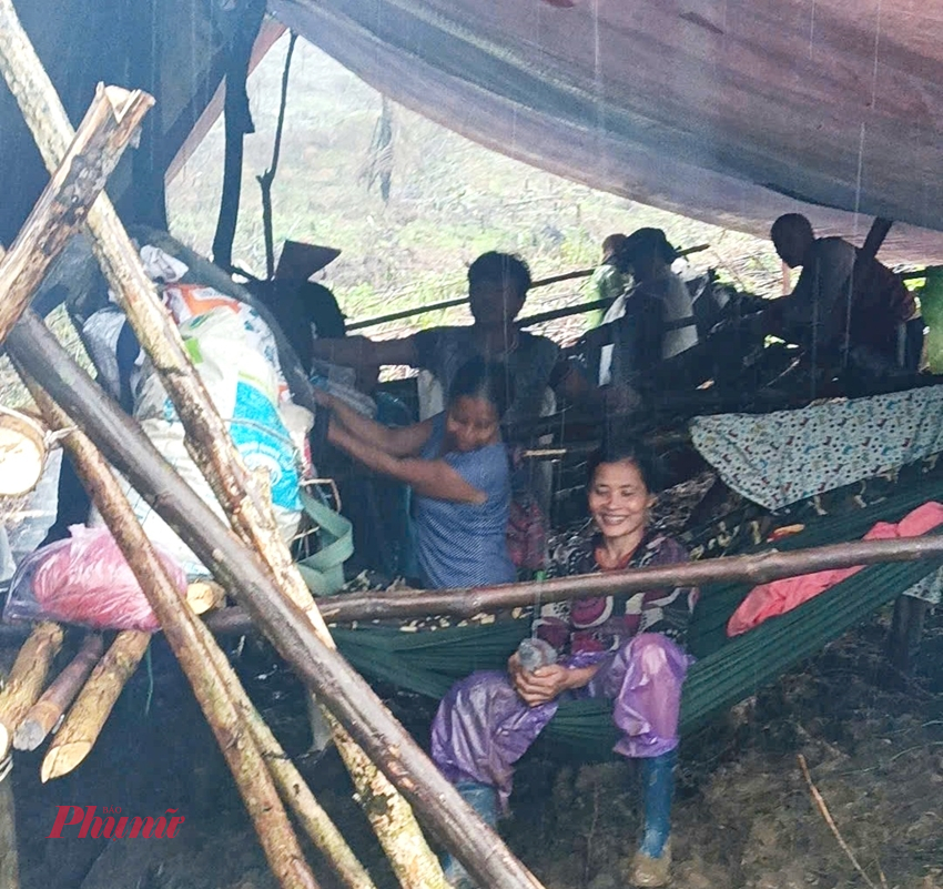 Quảng Trị, Huế nước lũ cô lập nhiều thôn xóm, bản làng 16 người bị kẹt tại khu vực Rào Trăng vẫn an toàn.