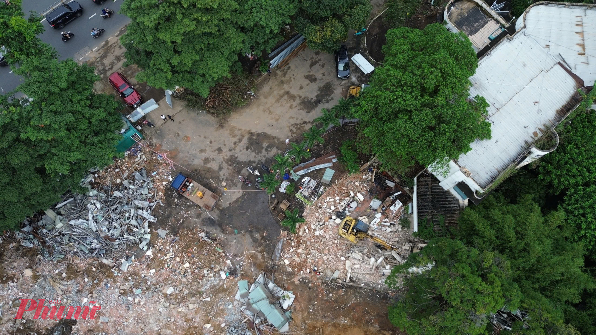 3 căn biệt thự cổ xuống cấp được tháo dỡ - Ảnh: TQ