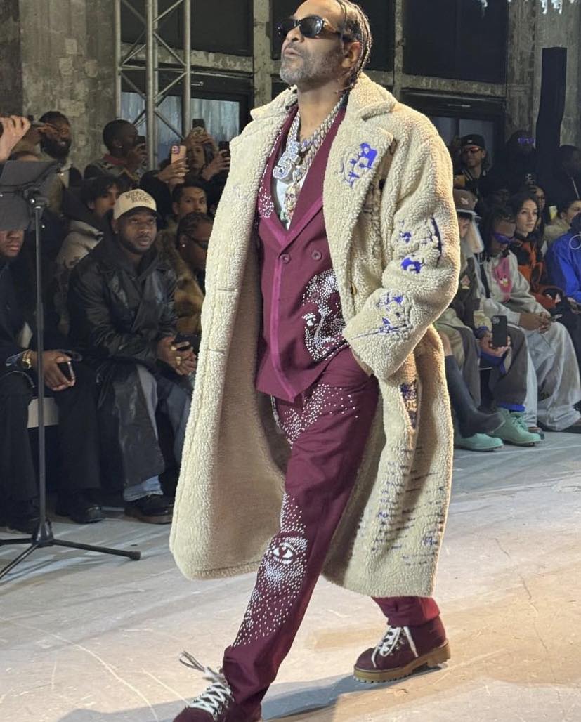 Những nghệ sĩ ăn mặc đẹp nhất thế kỷ 21 Jim Jones. Ảnh: Scontent