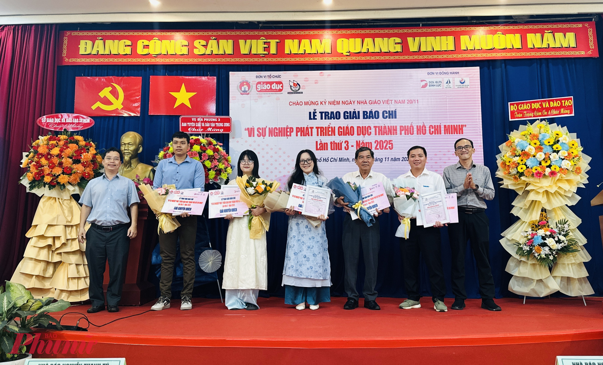 Ông Nguyễn Thanh Tú - Tổng biên tập Tạp chí Giáo dục TPHCM cũng chia sẻ, năm nay, ban tổ chức giải nhận được nhiều loạt bài chuyên sâu, phản ánh trung thực bức tranh giáo dục của thành phố.  Đợt này ban tổ chức đã trao giải Nhất cho loạt bài: “Giáo dục TPHCM 50 năm sau ngày thống nhất đất nước” cho nhóm tác giả của Báo Giáo dục và Thời đại.  Đặc biệt, công trình tập thể của Báo Phụ nữ TPHCM Dấu ấn trí tuệ của nhà khoa học nữ Việt Nam và khát vọng bứt phá trong kỷ nguyên mới xuất sắc giành được giải Nhì Giải báo chí Vì sự nghiệp phát triển giáo dục TPHCM lần 3.