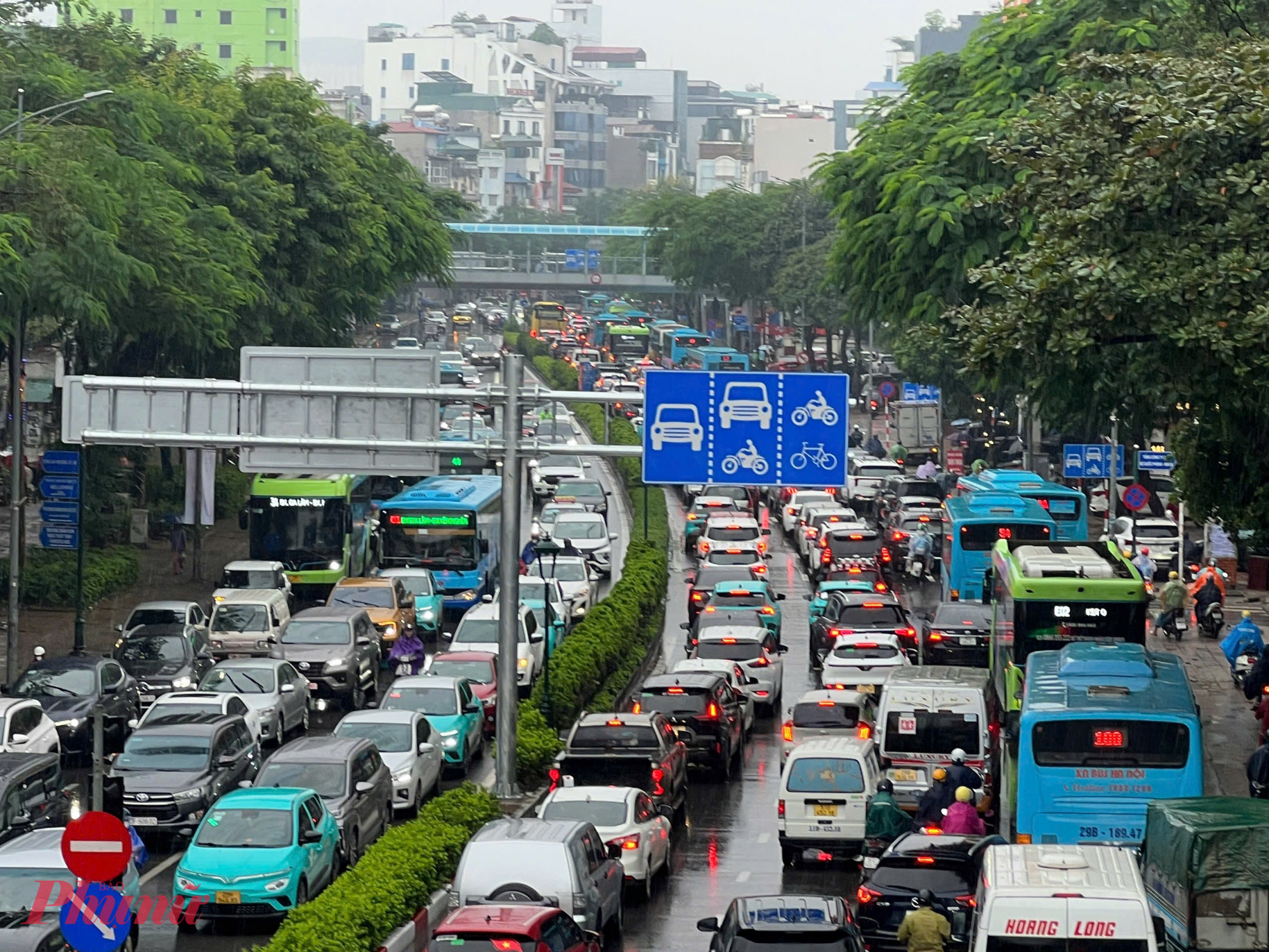 Theo Trung tâm khí tượng thuỷ văn, trong ngày 18/11, đợt không khí lạnh rất mạnh bắt đầu tràn về, miền Bắc chuyển mưa rét, có nơi rét đậm, rét hại. 