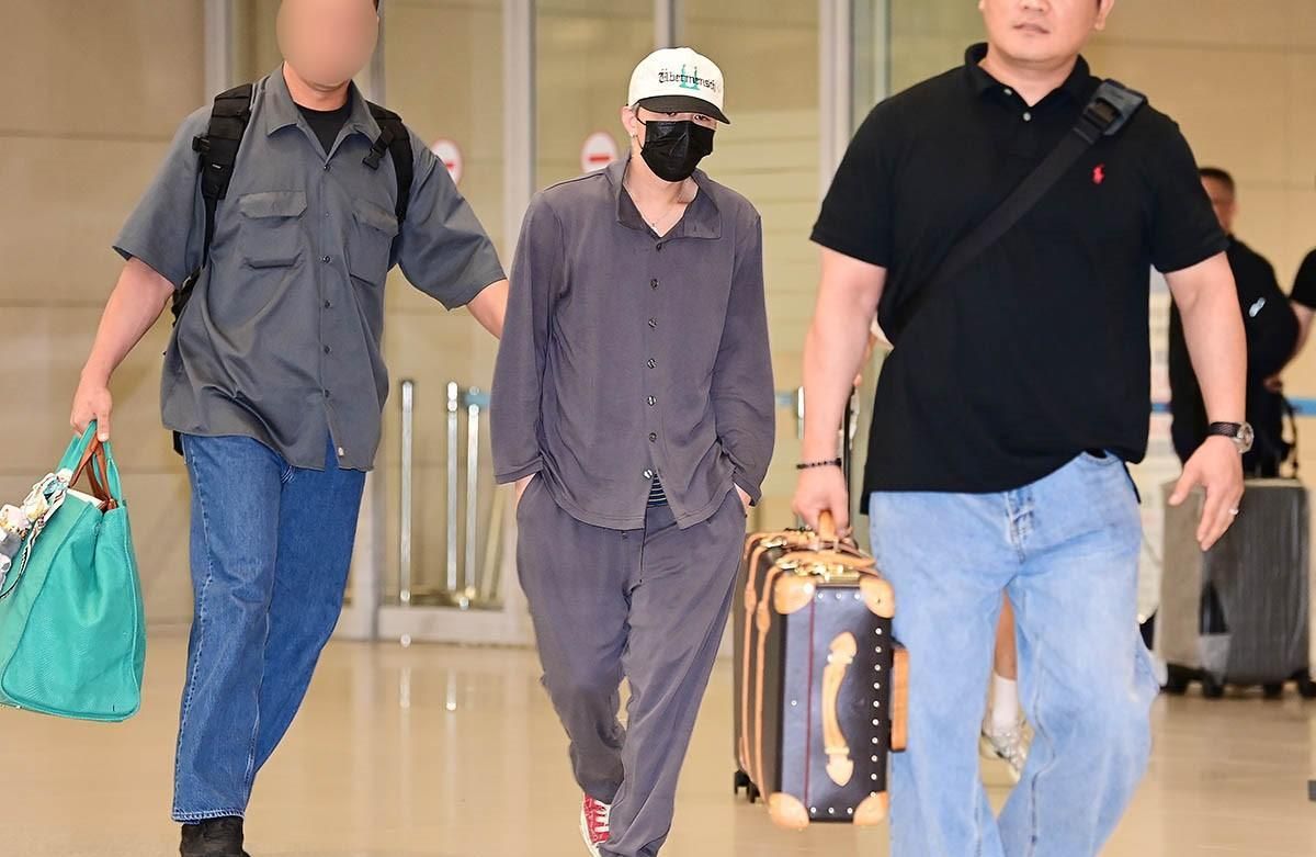 Bộ đồ ngủ nói trên được thiết kế bởi thương hiệu chăn ga gối đệm cao cấp của Ý Frette, được ra mắt vào đầu năm nay như một phần trong chương trình nâng cấp dịch vụ của Korean Air sau khi ra mắt nhận diện thương hiệu mới vào tháng 3.