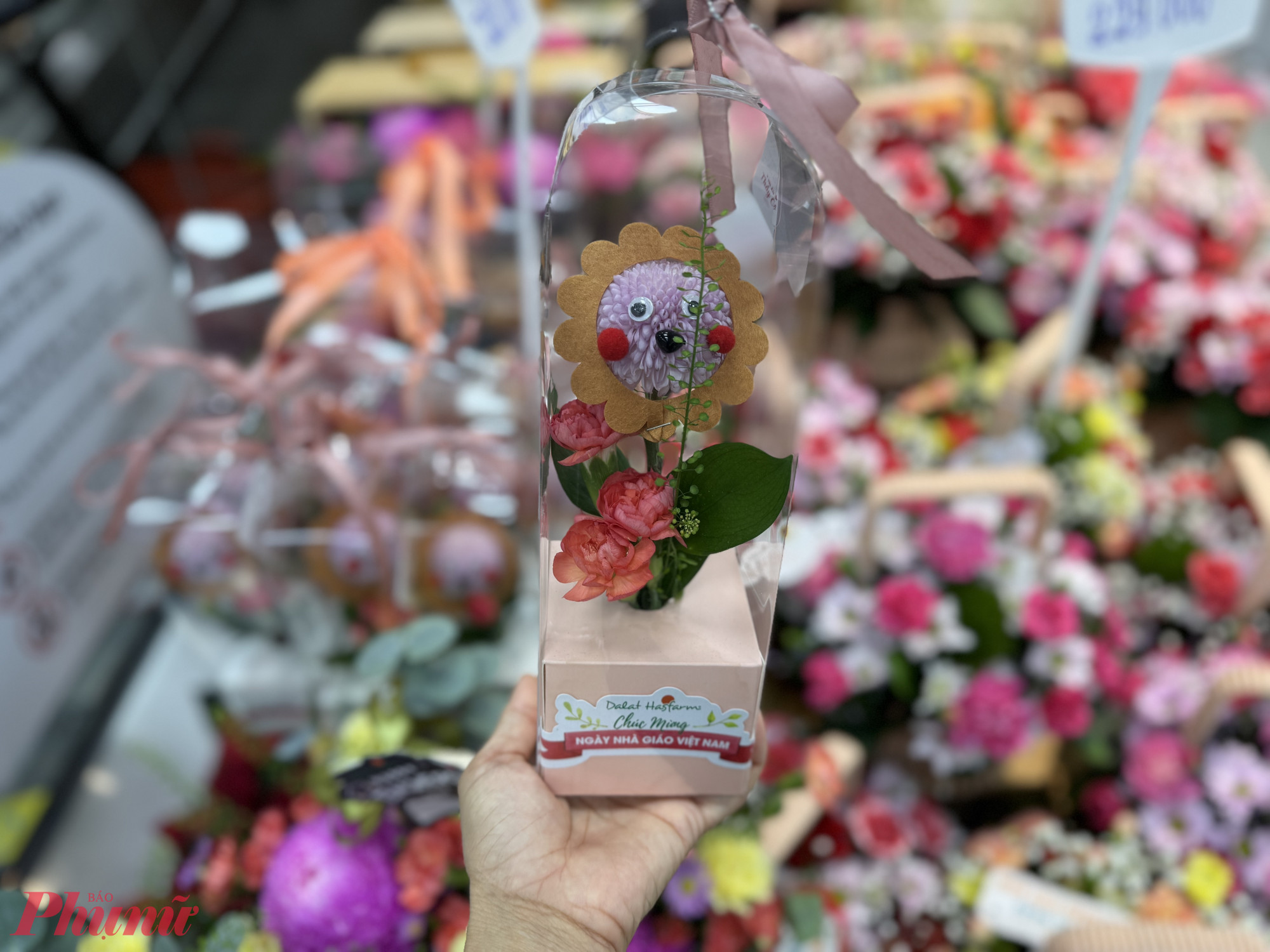 Một số set hoa mini giá chỉ 109.000 đồng, nhưng trông khá đáng yêu, bắt mắt