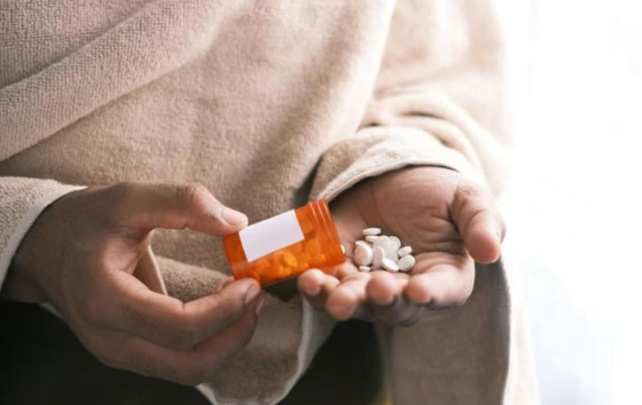 Tuần lễ Nhận thức về kháng kháng sinh( AMR (K) Thế giới được tổ chức hàng năm từ ngày 18 tháng 11 đến ngày 24 tháng 11. 