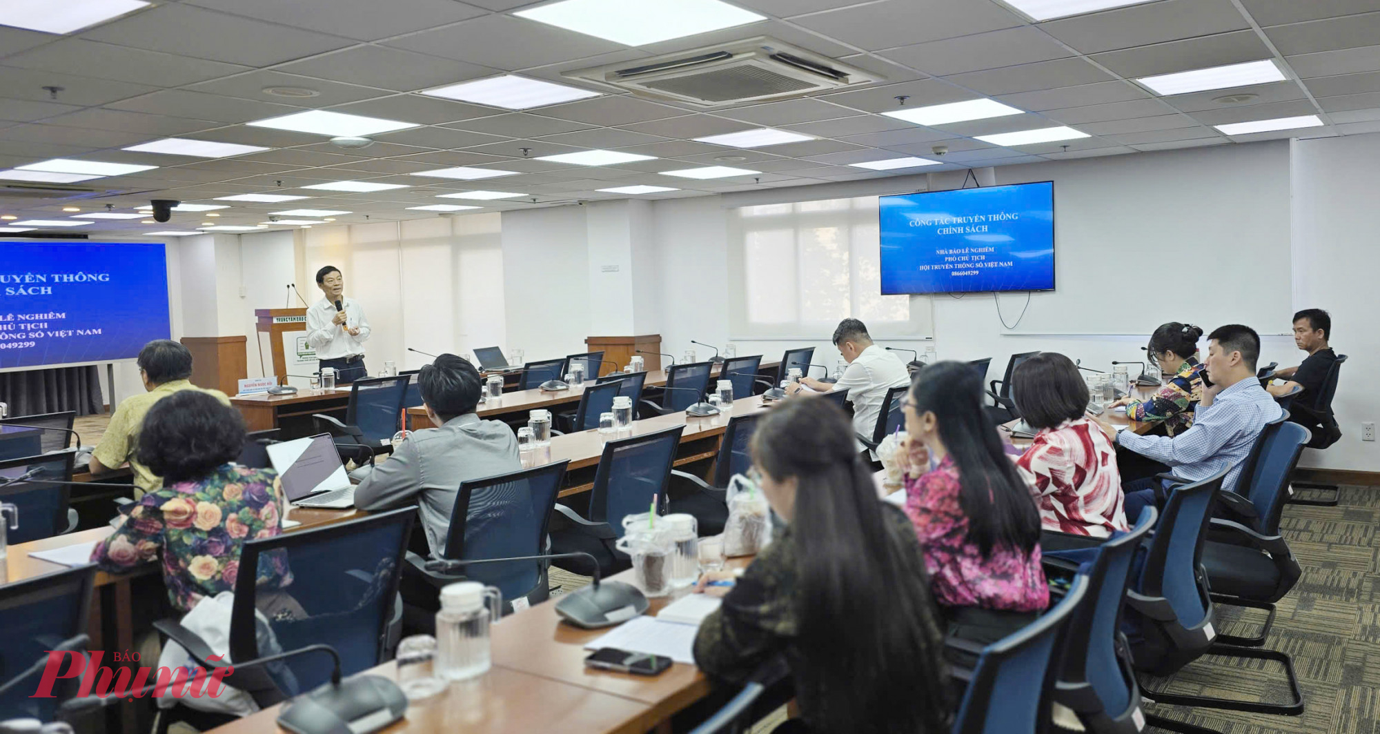 Trung tâm Báo chí TPHCM khai giảng Lớp bồi dưỡng Công tác phát ngôn và cung cấp thông tin cho báo chí của TPHCM năm 2025 - Ảnh: Trang Nguyễn 