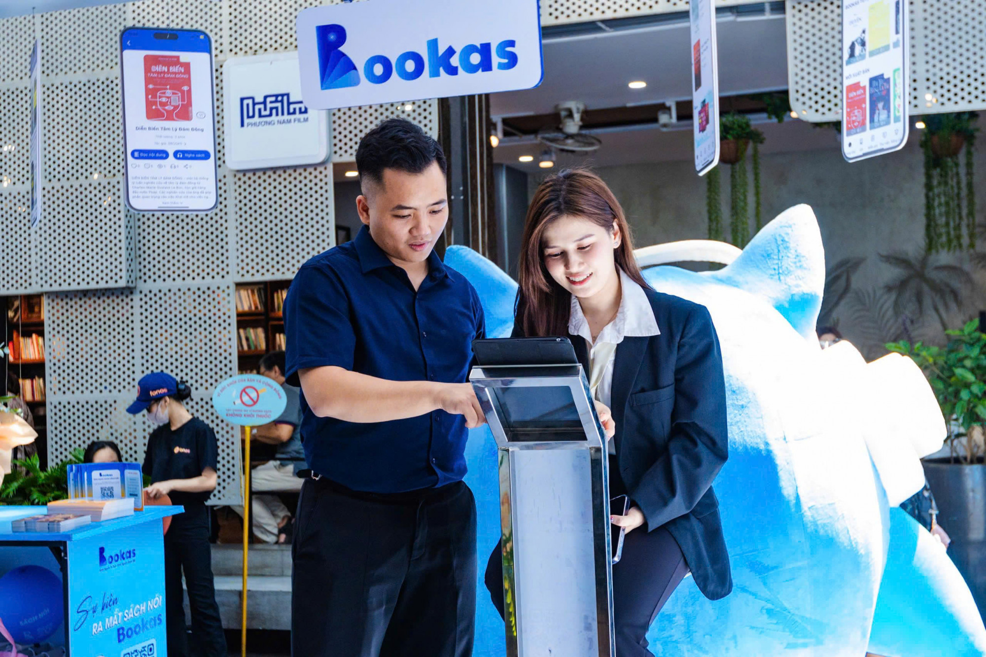 Sách nói đã và đang là một phương thức được ưa chuộng - Ảnh: Sbooks