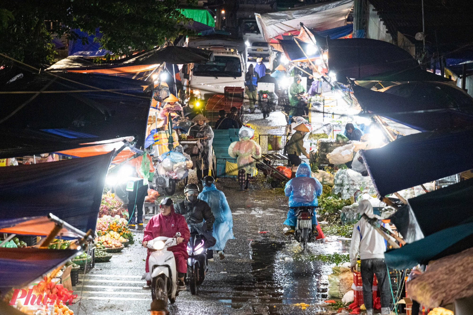 Ảnh hưởng của không khí lạnh cường độ mạnh tràn xuống Bắc Bộ, thời tiết tại Hà Nội chuyển rét sâu, nhiệt độ dao động ở mức 12-15 độ C.