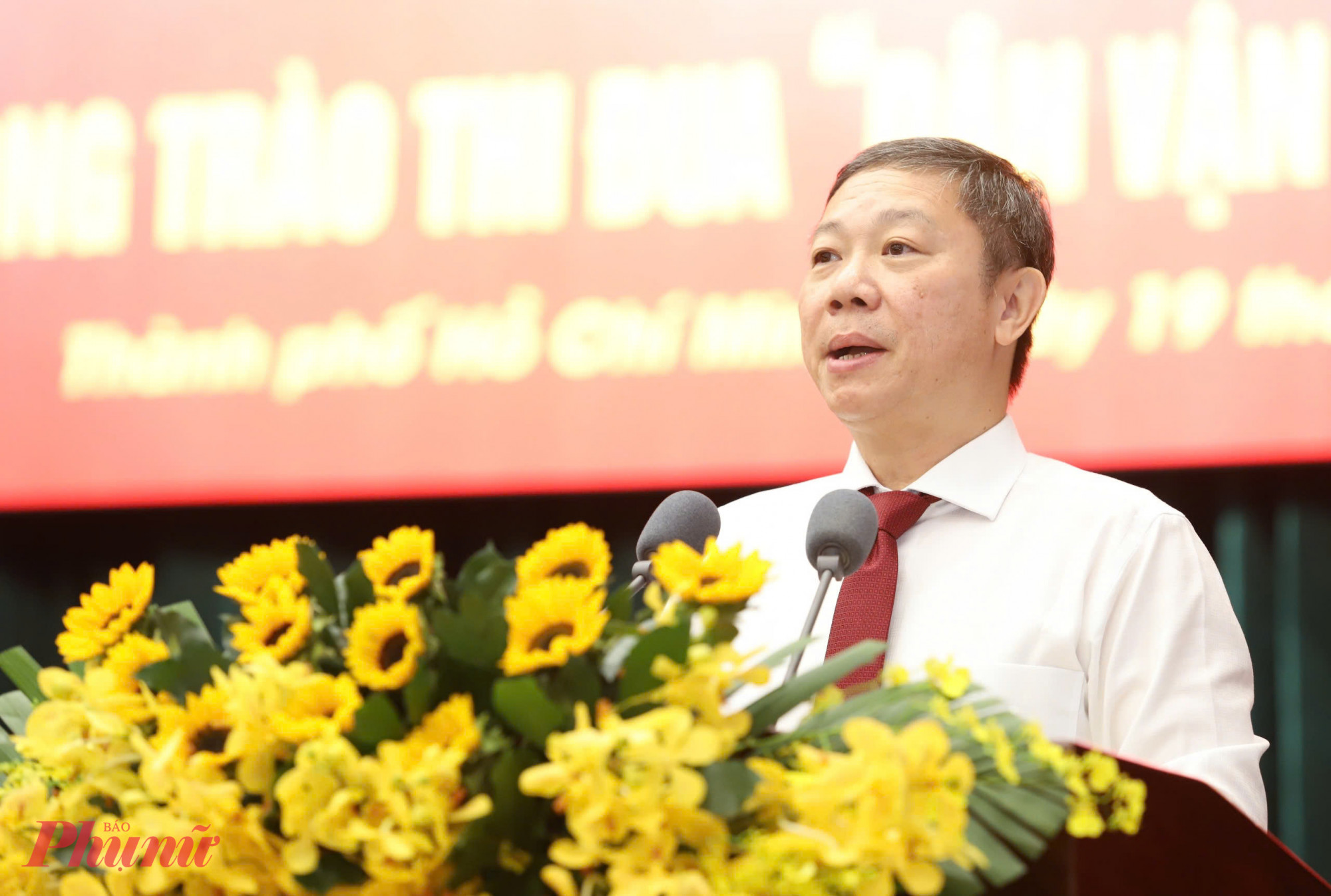 Phó bí thư Thành ủy Văn Thị Bạch Tuyết: Mỗi khu phố, ấp, cơ quan, đơn vị phải trở thành “vườn ươm Dân vận khéo” Ông Dương Anh Đức - Trưởng ban Tuyên giáo và Dân vận Thành uỷ TPHCM phát biểu tiếp thu tại hội nghị - Ảnh: Thanh Tâm