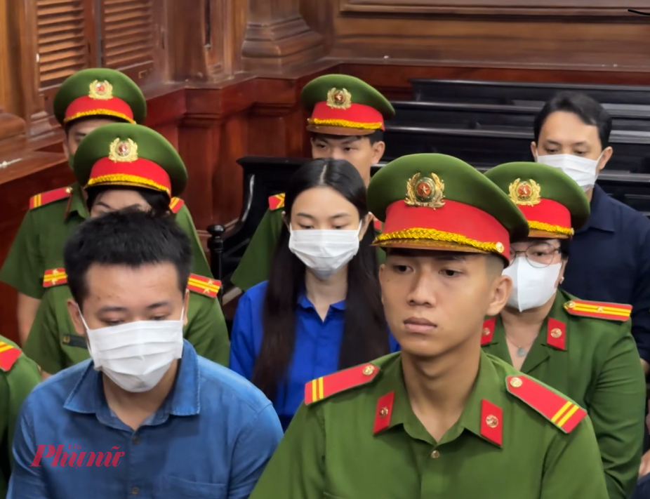 Quang Linh Vlogs và Thuỳ Tiên tại phiên toà sáng 11/9