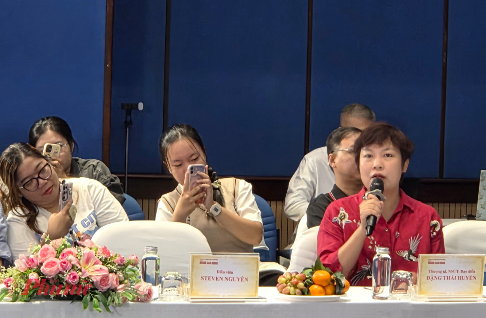 Thượng tá - nghệ sĩ ưu tú - đạo diễn Đặng Thái Huyền