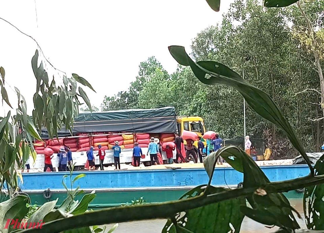 bến bãi hoạt động không phép, mất an toàn giao thông