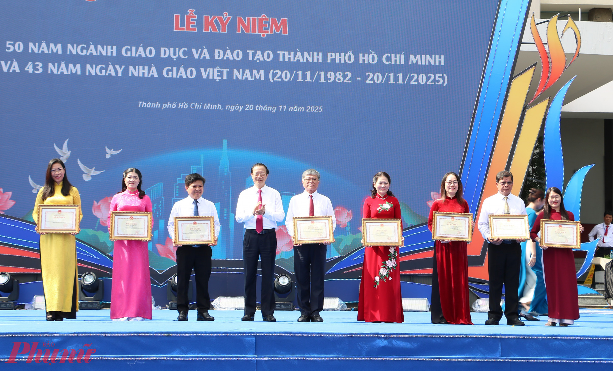 Ngành giáo dục TPHCM đi sau nhưng về trước 9