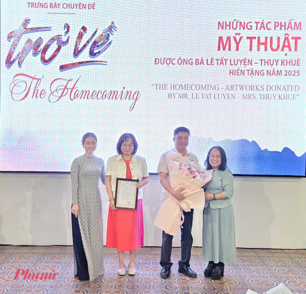 Xin chân thành cám ơn Phó Giáo sư, Tiến sĩ Lâm Nhân - Hiệu trưởng Trường Đại học Văn hóa TP. Hồ Chí Mình và Tiến sĩ Phạm Lan Hương đã đồng hành, hỗ trợ Bảo tàng trong công tác sưu tầm và tiếp nhận các bộ sưu tập trong gần một thập kỷ qua.