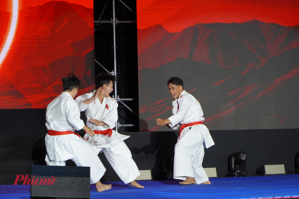 Tiết mục biểu diễn môn võ Karatedo