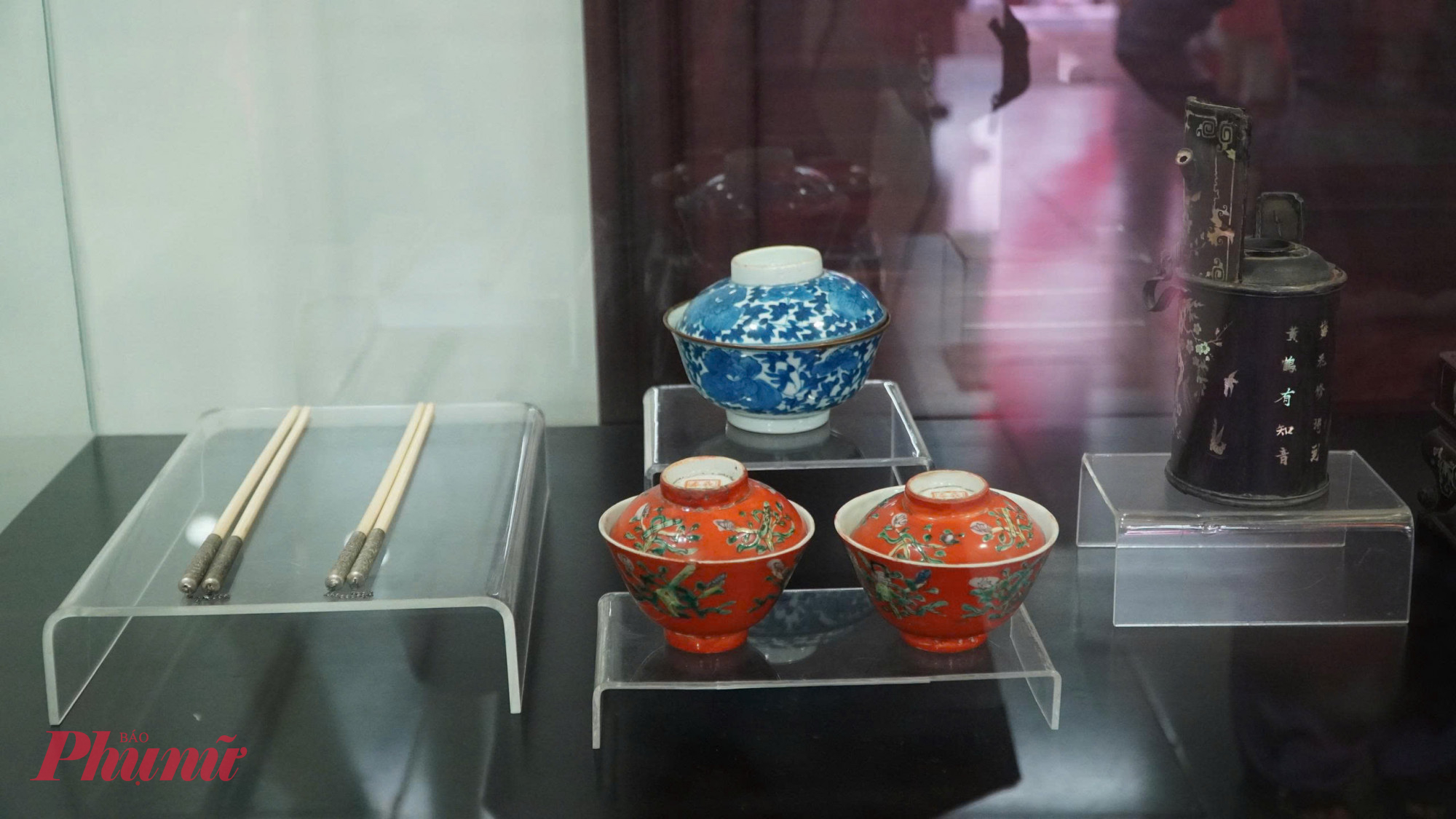 Các hiện vật do hậu duệ vua Hàm Nghi ở nước ngoài hiến tặng