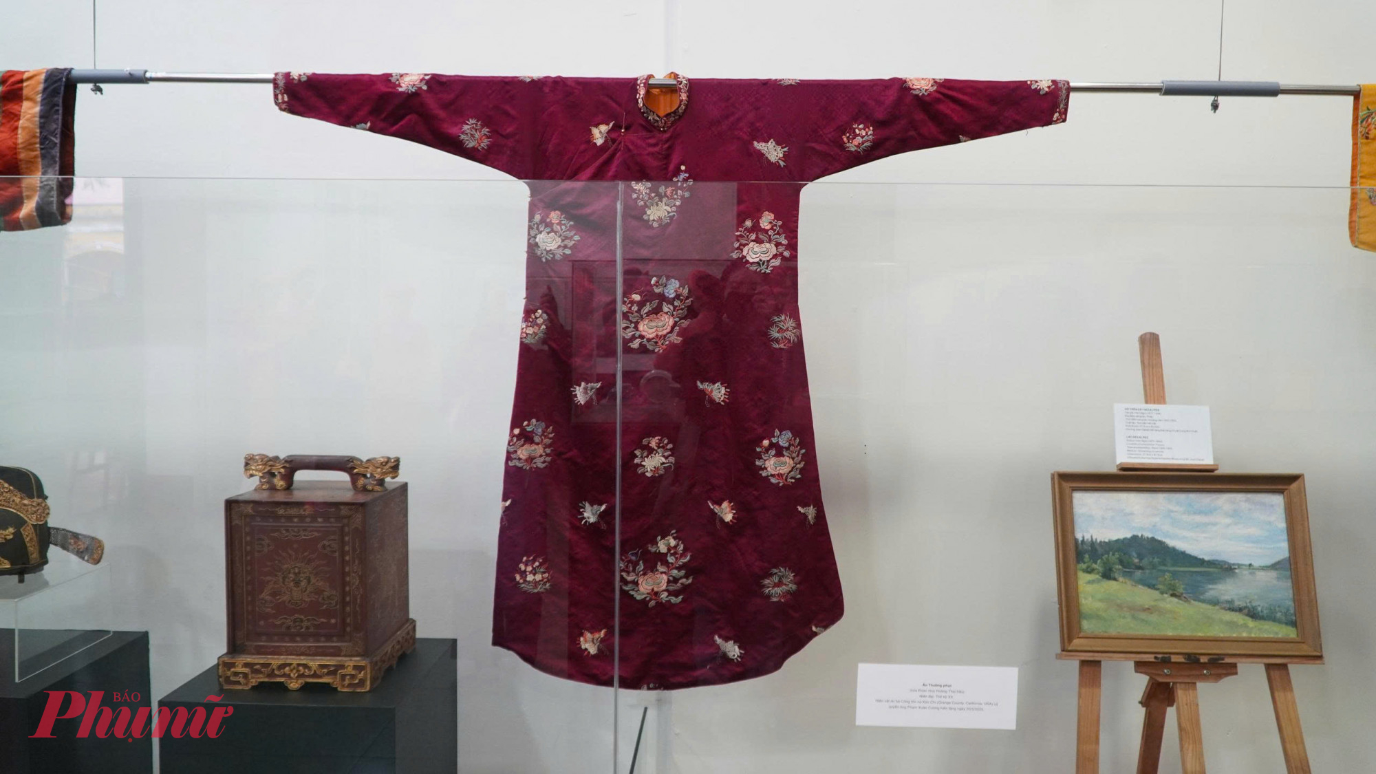 Áo thường phục của bà Từ Cung được bà Tôn Nữ Kim Chi ở Mỹ tặng hồi tháng 5.2025