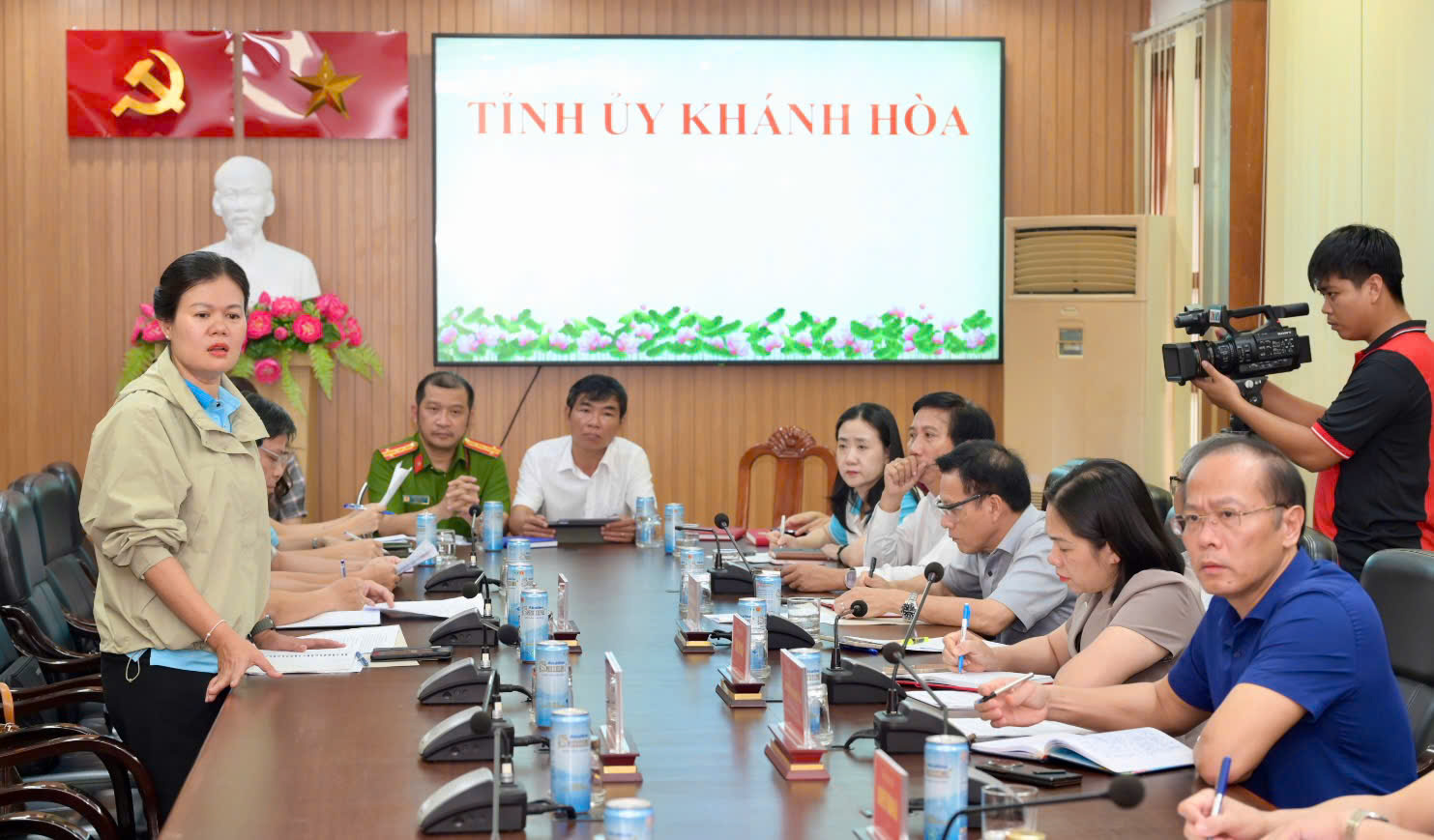 Buổi làm việc của Ủy ban MTTQ Việt Nam TPHCM có buổi làm việc với Ủy ban MTTQ Việt Nam tỉnh Khánh Hoà và các sở ngành, cơ quan, đơn vị tham gia khắc phục thiệt hại do mưa lũ.