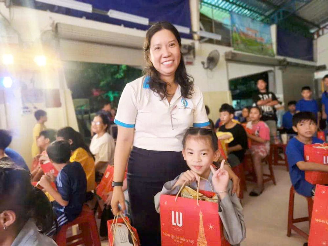 Bà Nguyễn Thị Thùy Dương luôn tâm huyết chăm lo  cho trẻ có hoàn cảnh khó khăn - Ảnh do nhân vật cung cấp