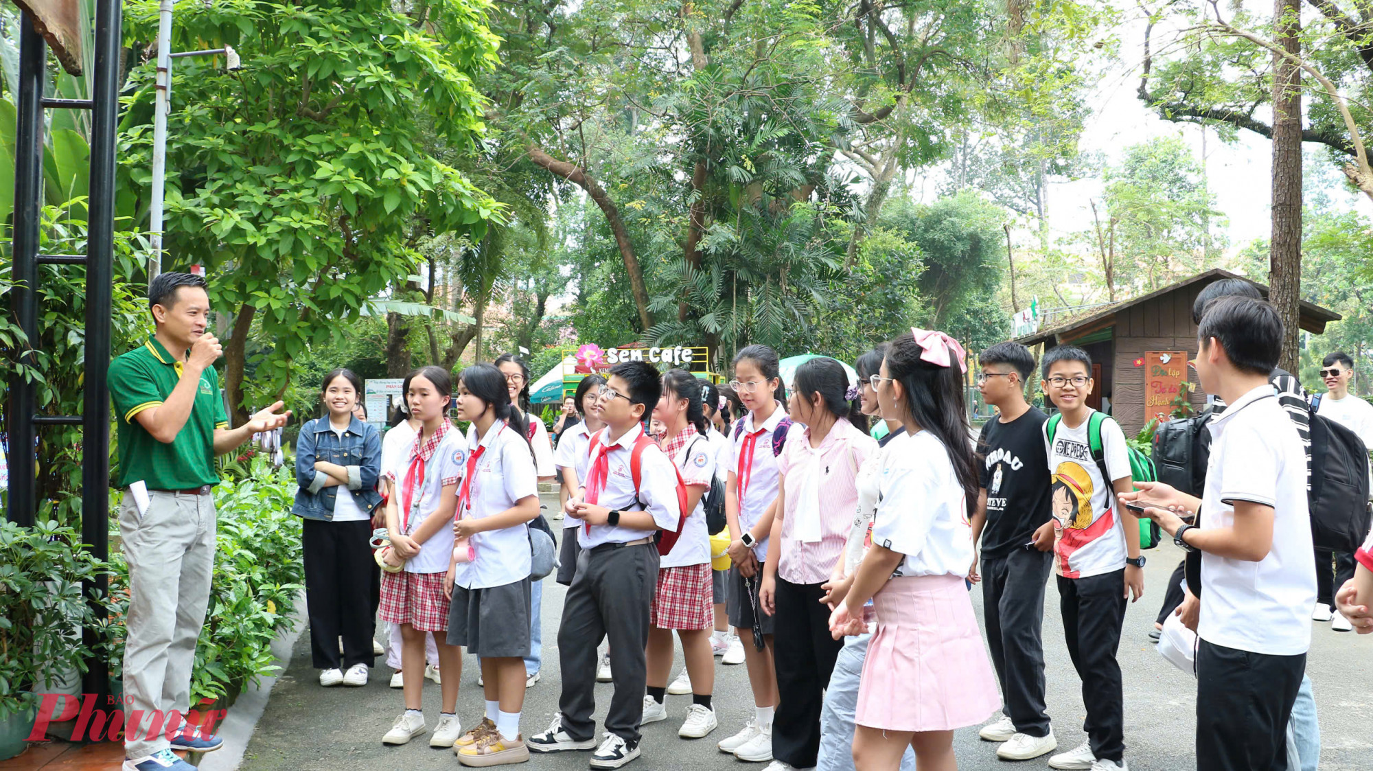 Háo hức hòa mình vào thiên nhiên ngày cuối tuần - Ảnh: Trang Thư