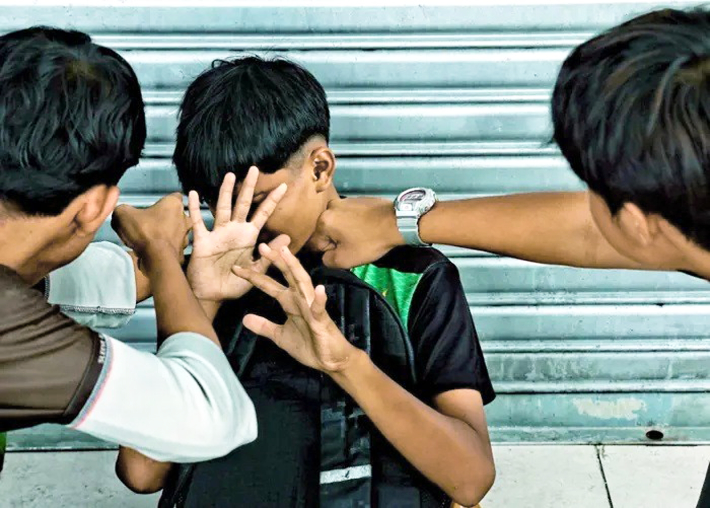 Sự hung bạo của giới trẻ đang trở thành vấn đề toàn cầu - ẢNH MINH HỌA: MUHAMAD SHAHRIL ROSLI (The Star)