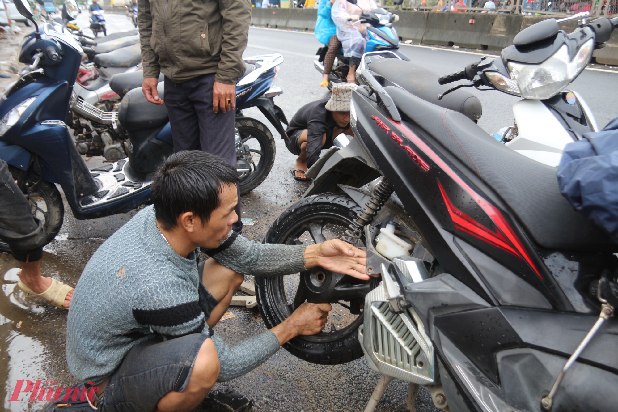 Mọi việc sửa chữa đều phải thực hiện thủ công