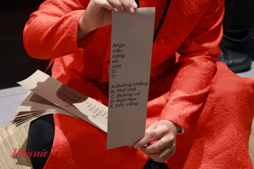 Thả thơ thường được tổ chức vào dịp đầu năm mới hay những đêm trăng thành gió mát trong hoàng cung, ở các phủ đệ của những hoàng thân, quan lại triều Nguyễn