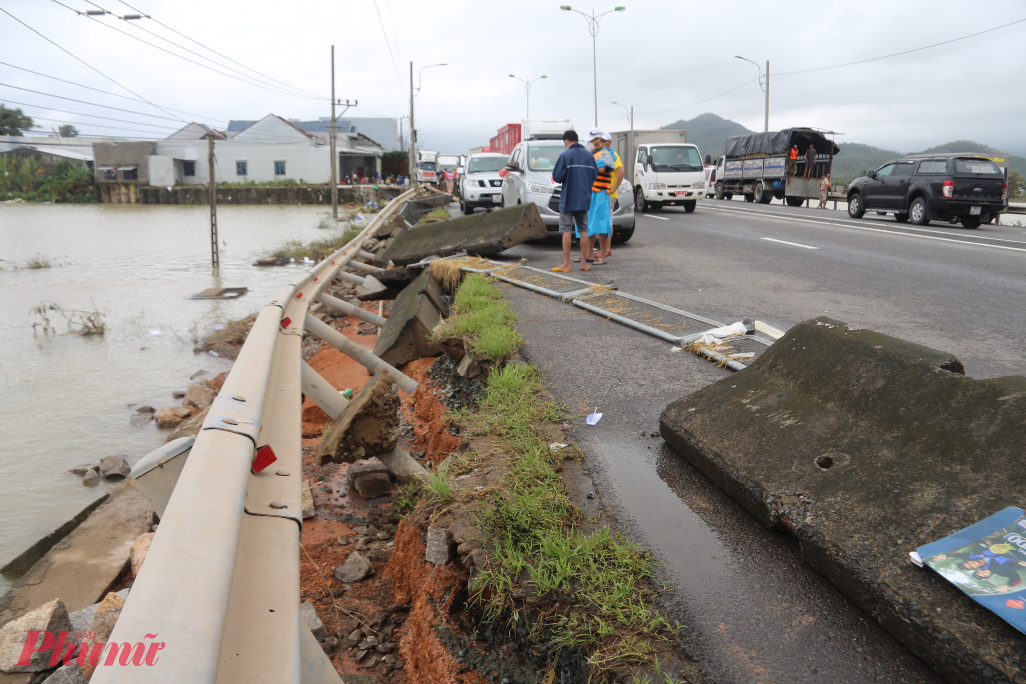 Cơ sở hạ tầng bị hư hỏng nghiêm trọng