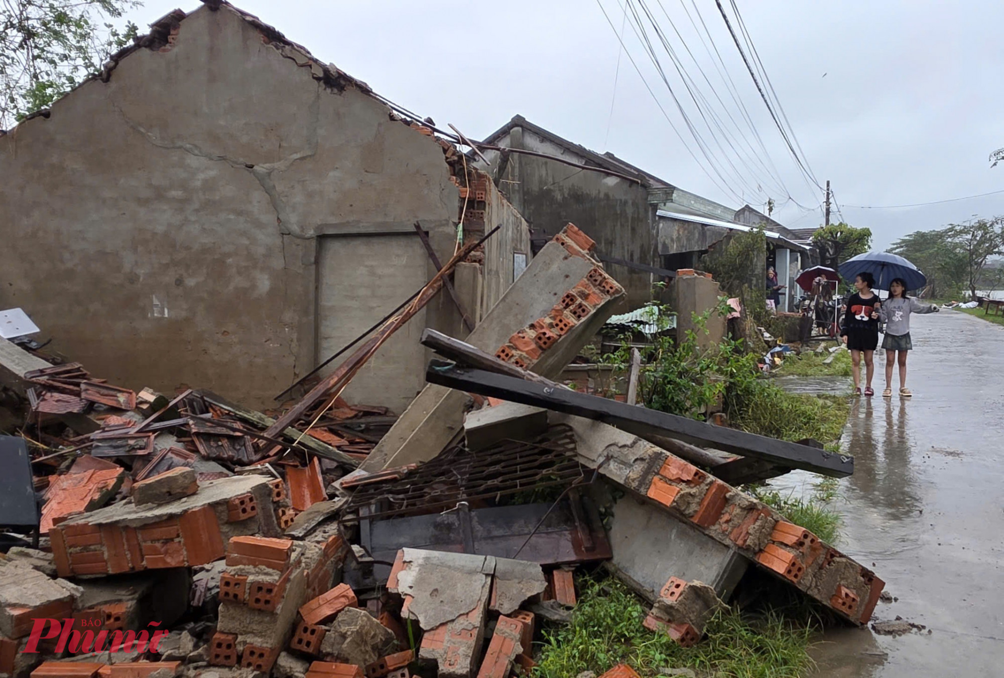 Mưa lũ gây thiệt hại nặng nề cho nhiều địa phương trên địa bàn tỉnh Đắk Lắk