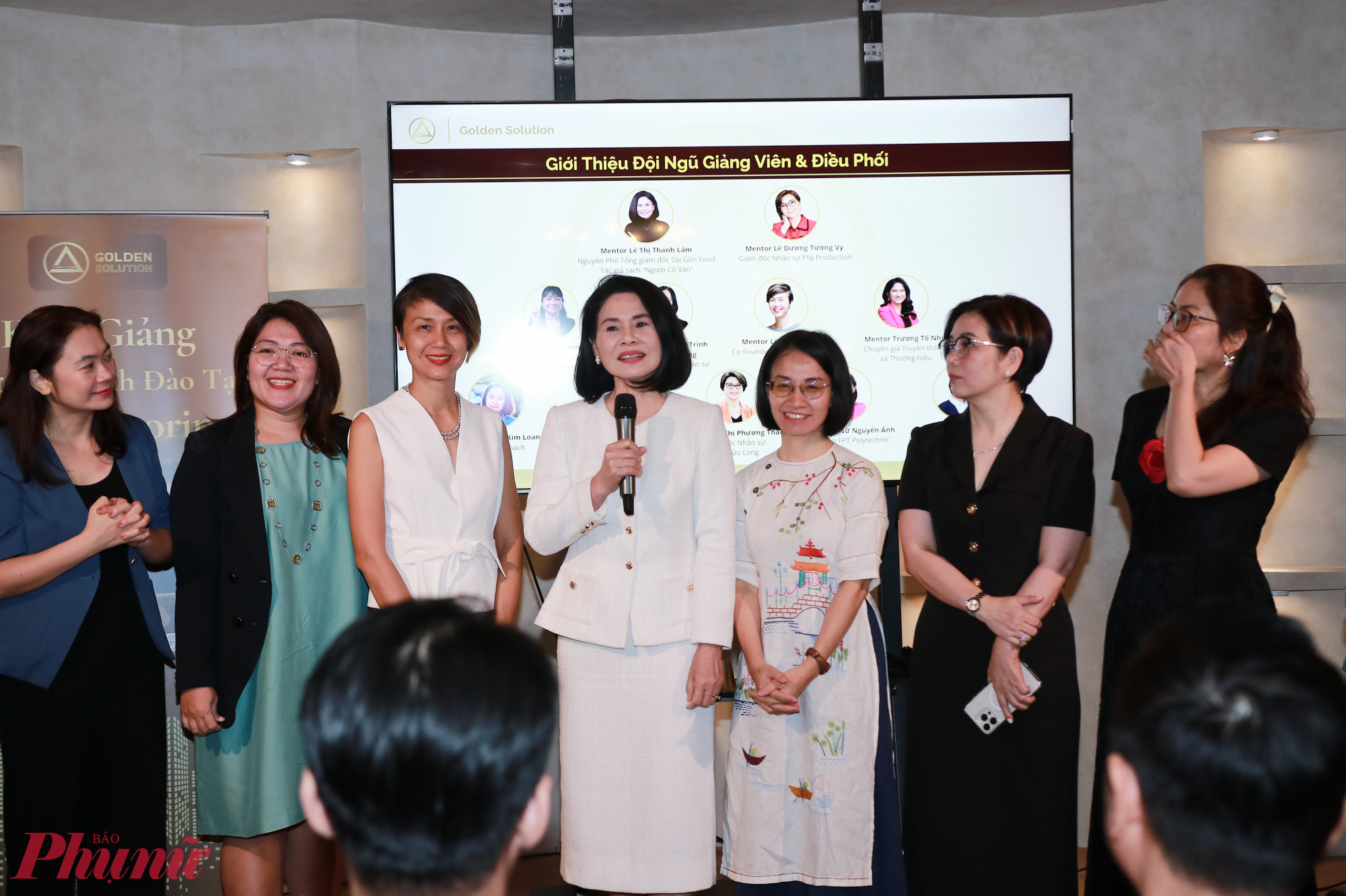 bà Lê Thị Thanh Lâm - Thành viên Ban Cố vấn chương trình đang chia sẻ