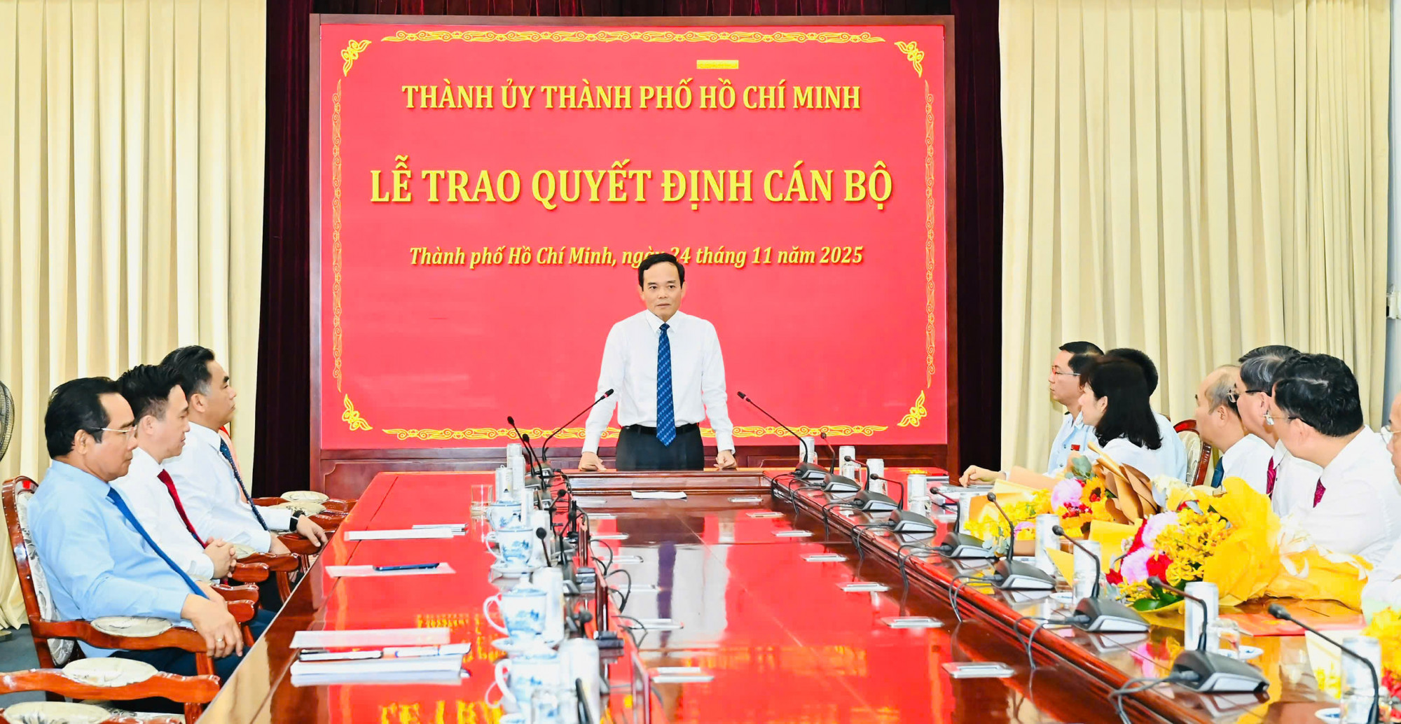 Bí thư Thành ủy TPHCM Trần Lưu Quang phát biểu giao nhiệm vụ. Ảnh: Việt Dũng/SGGP