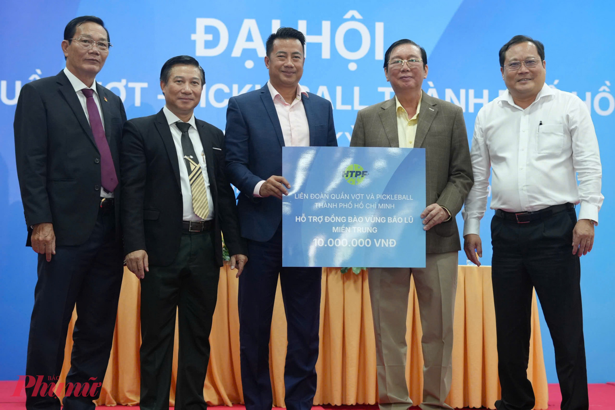 Ban Chấp hành và các nhà tài trợ đóng góp để kịp thời sẻ chia với người dân các tỉnh miền Trung bị ảnh hưởng bởi bão lũ.