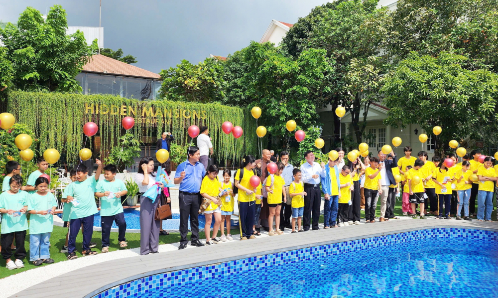 Nắm tay nhau tránh bẫy vô hình Bong bóng bay cao mang theo ước mơ của trẻ có hoàn cảnh đặc biệt trong hội trại Chắp cánh ước mơ lần thứ 13 năm 2025 do Trung tâm Công tác xã hội - Giáo dục dạy nghề thiếu niên TPHCM tổ chức - Nguồn ảnh: TTCTXH