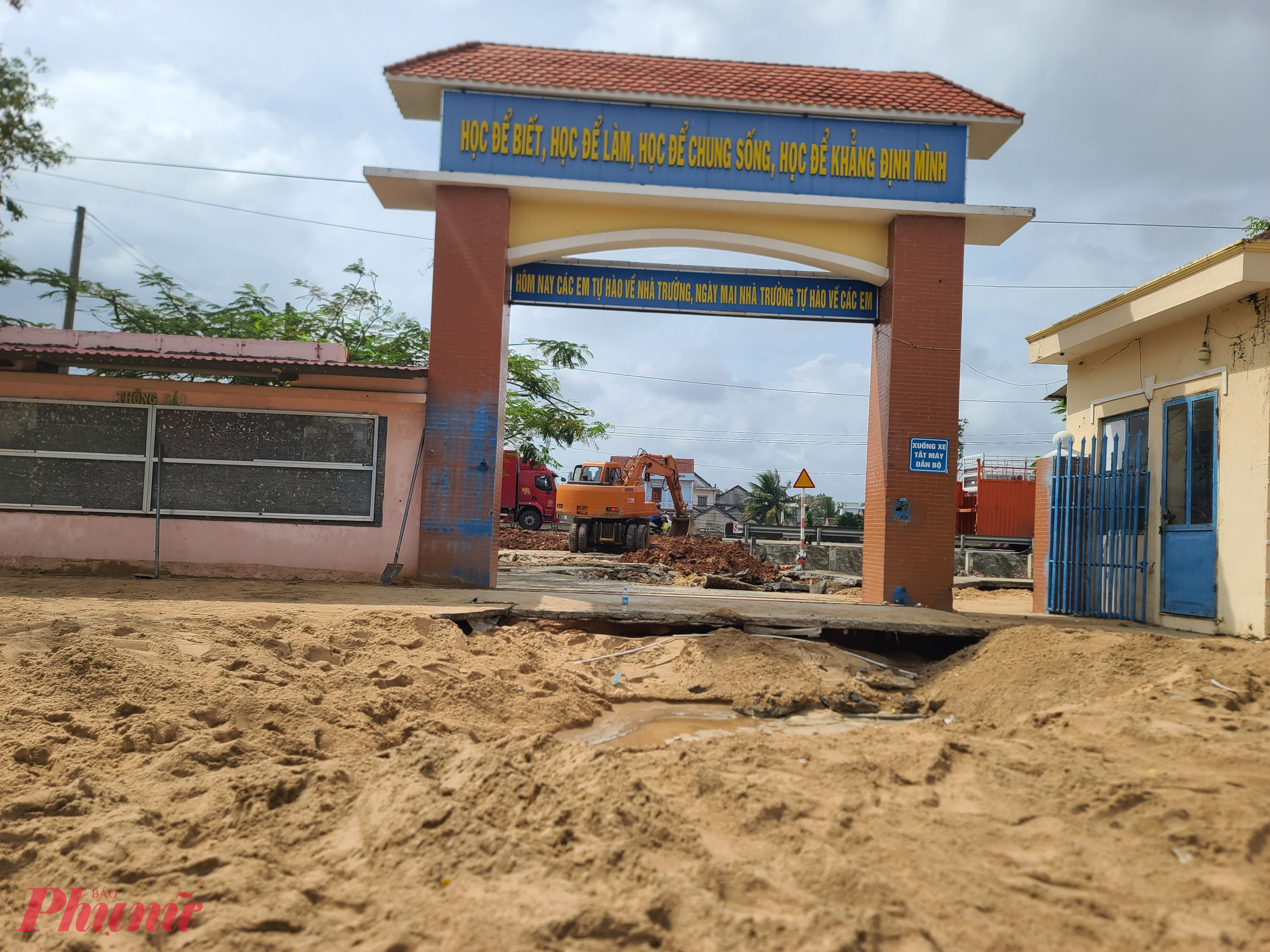 Trường THPT Lê Trung Kiên bị thiệt hại nặng nề sau trận lũ lịch sử