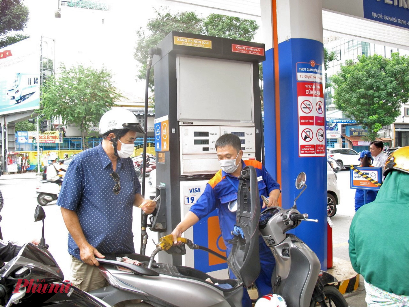 Các chuyên gia cho rằng, để người tiêu dùng chấp nhận xăng E10 phải cho họ thấy rõ lợi ích của dòng xăng này - Ảnh: Thanh Hoa