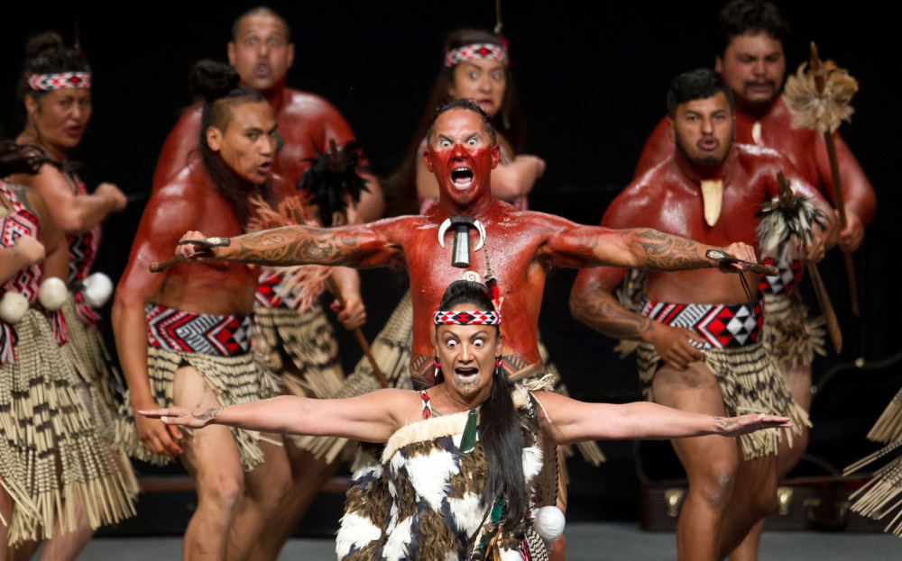 Ngāti Rangiwewehi kapa haka đưa nghệ thuật trình diễn haka Māori 