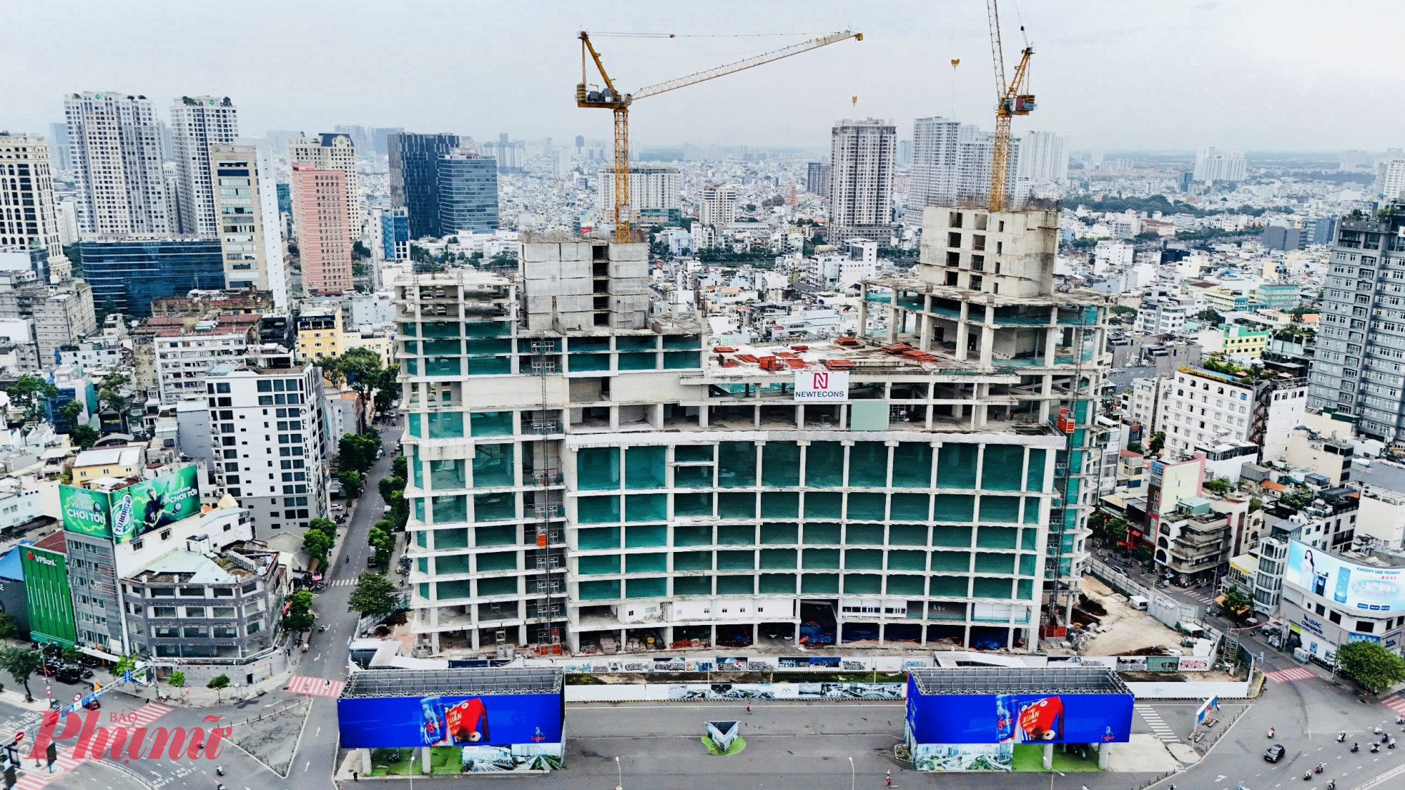 Việc 'siêu dự án' này thi công trở lại sau 3 năm ngưng trệ, đánh dấu bước chuyển quan trọng cho khu vực Bến Thành giữa giai đoạn tái thiết hạ tầng và chỉnh trang đô thị.