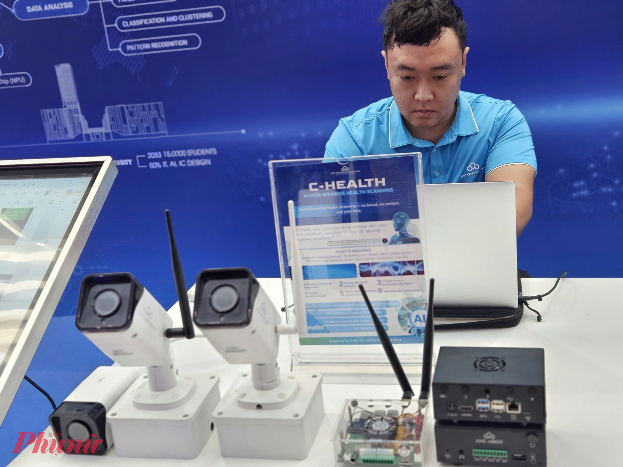 Giá mỗi camera dao động từ 8-20 triệu đồng tùy cấu hình. Theo đại diện doanh nghiệp, hiện đơn vị mới sản xuất 700 