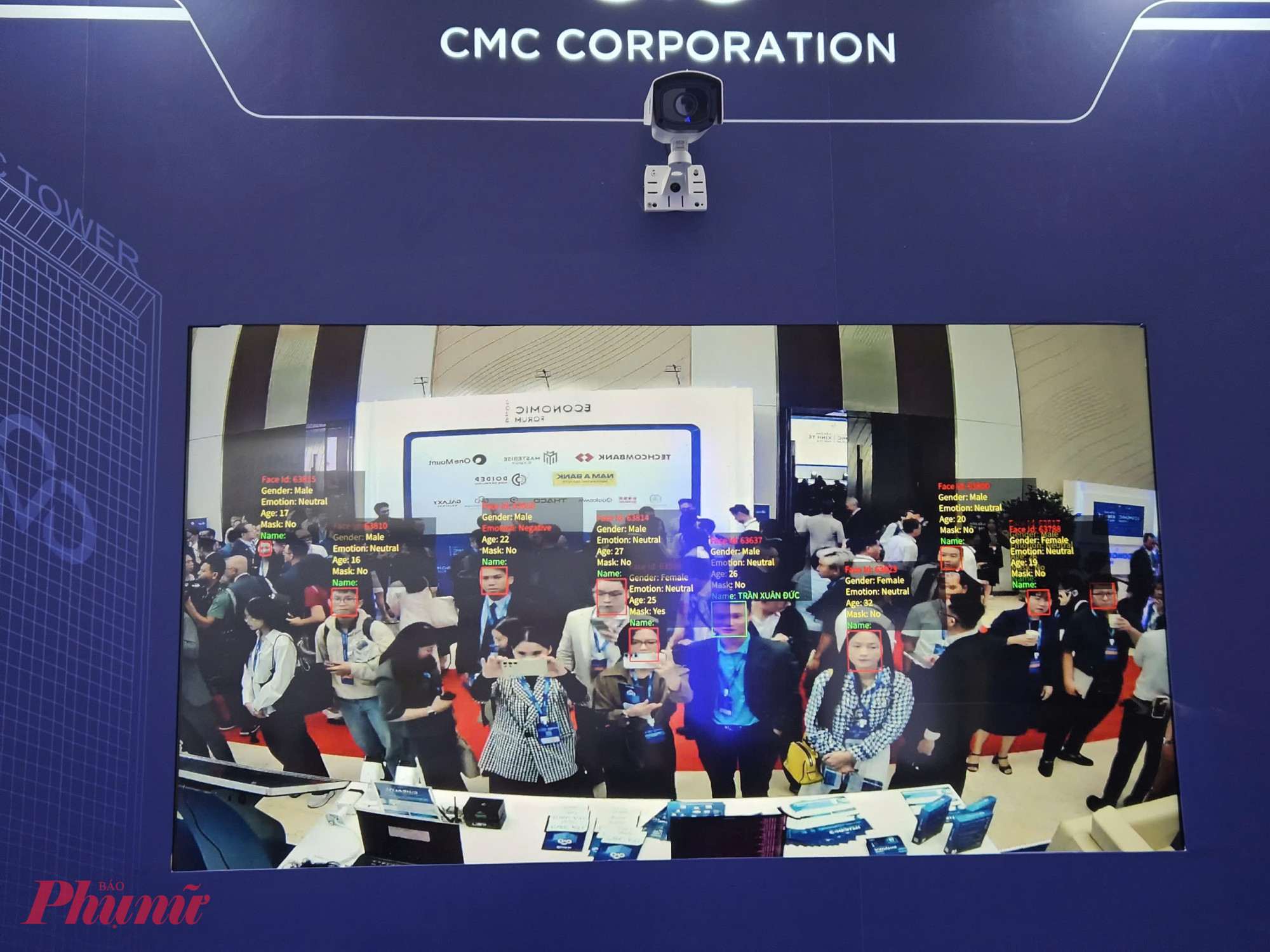 dòng camera AI thế hệ mới, lần đầu ra mắt tại TPHCM, có khả năng nhận biết cảm xúc (vui – buồn – trung tính), phân tích hành vi, cảnh báo bất thường và tự động chào đón khách đã đăng ký nhận diện. Thiết bị tích hợp bảo mật chống hack, hoạt động ổn định ngoài trời và cho phép kết nối với hệ thống hội nghị quy mô lớn. Giá mỗi camera dao động từ 8–20 triệu đồng tùy cấu hình.